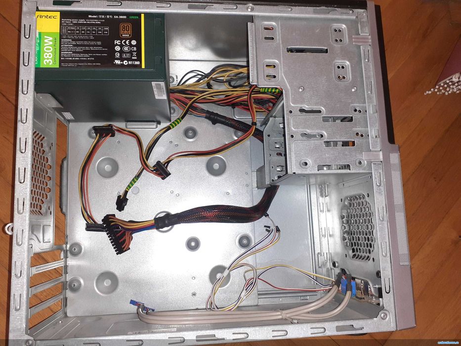 Carcasa microatx Asus