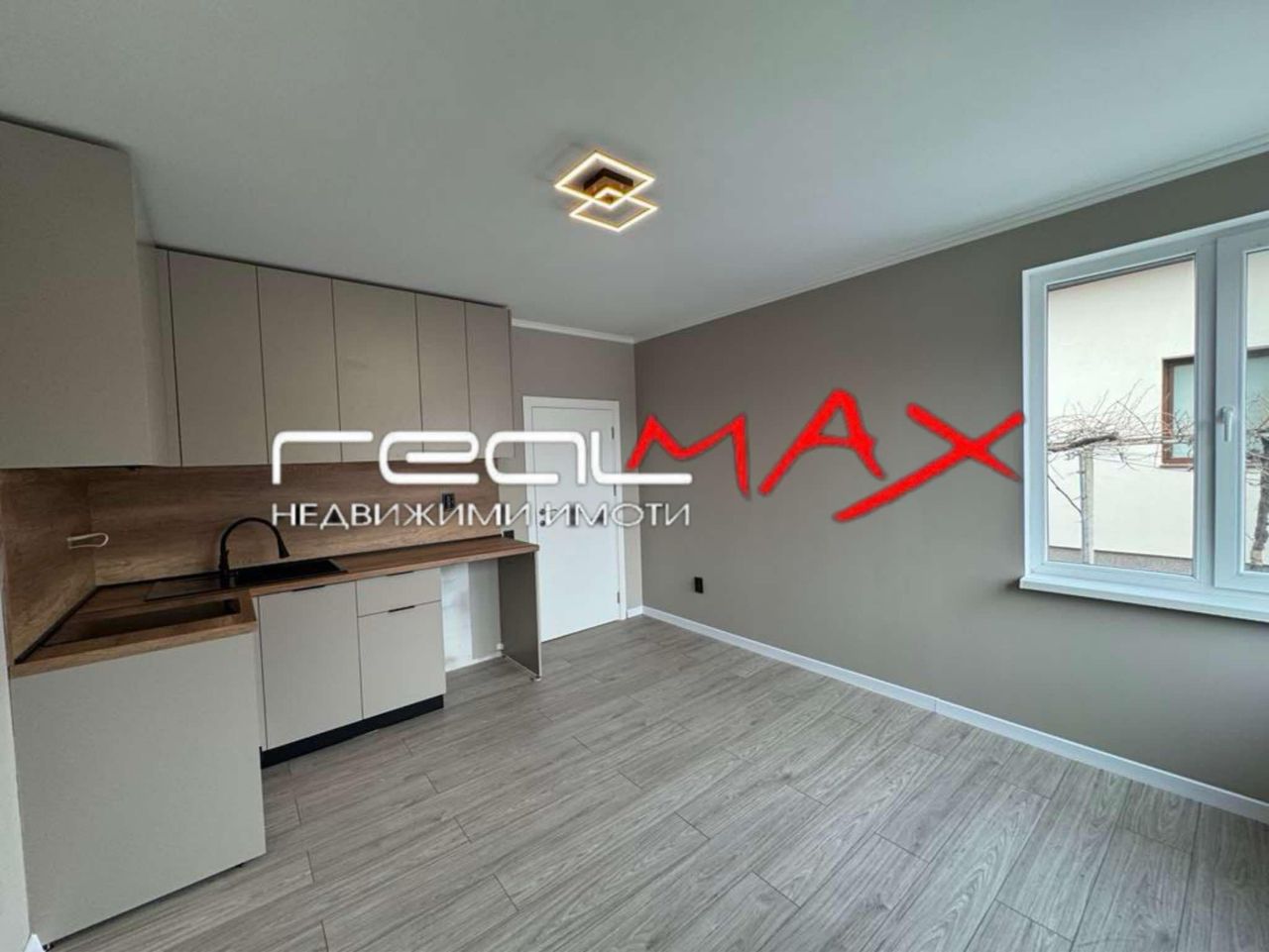 Продава се Двустаен апартамент в Казанлък - 53 кв.м за 1684 €/кв.м - Снимка #1