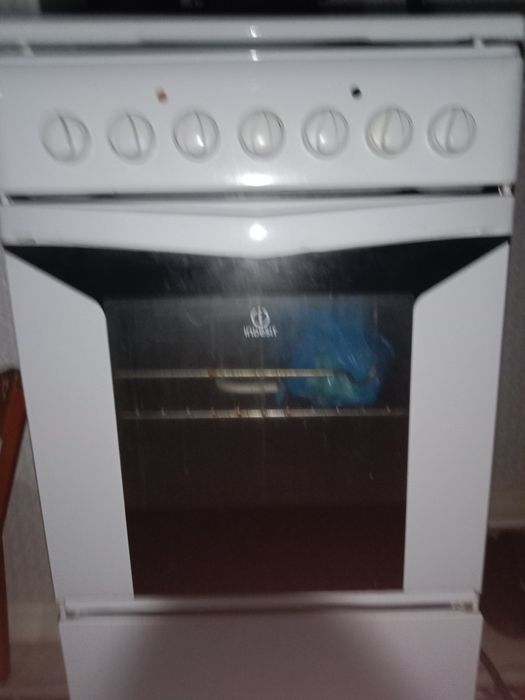 Продам Эл.печку Индезит