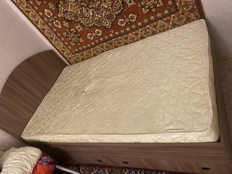 Продам кровать 1,2 на 2,1