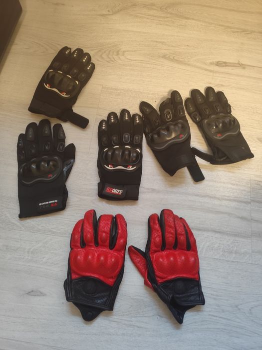 Casca ,mănuși, genunchere