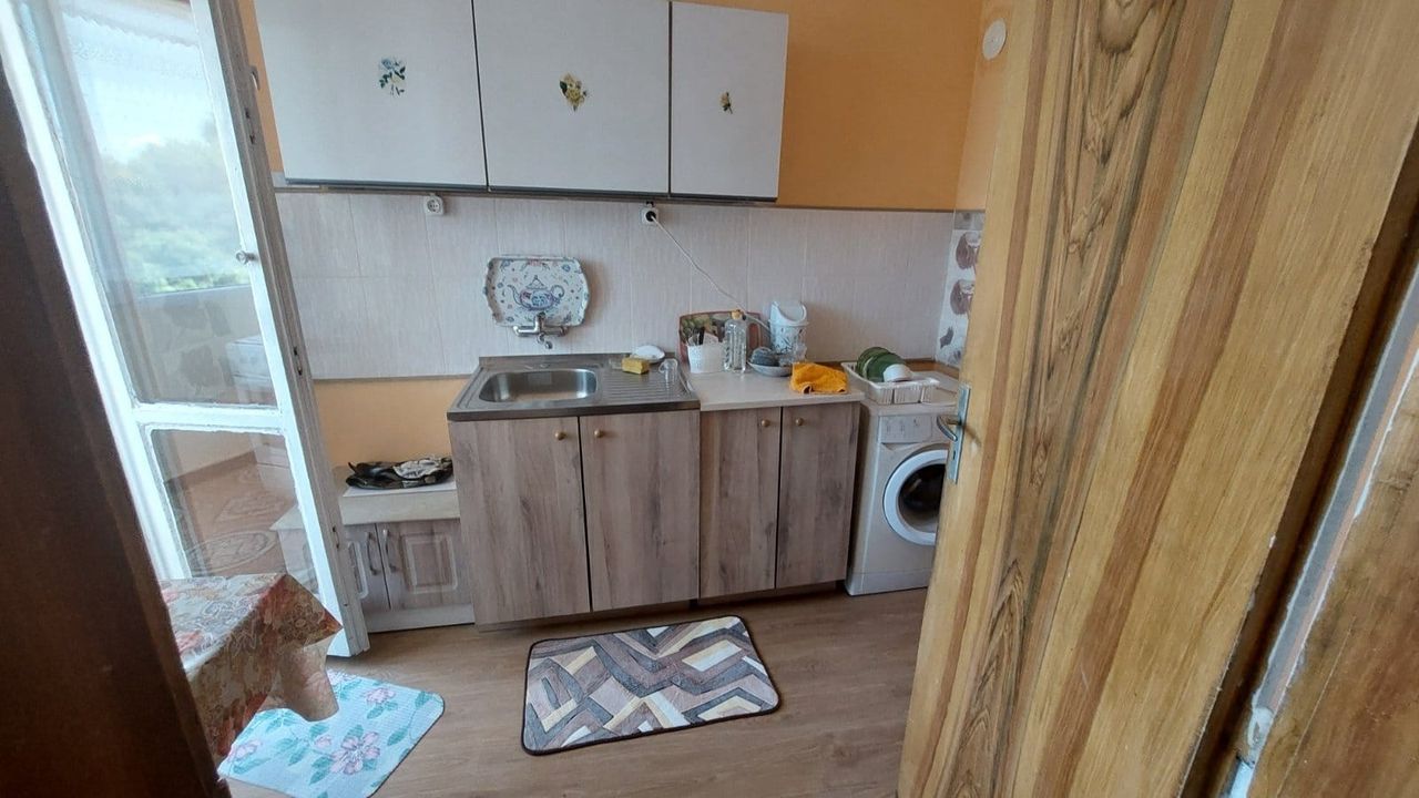 Дава се под наем Едностаен апартамент в Панагюрище - 56 кв.м за 204 € - Снимка #19