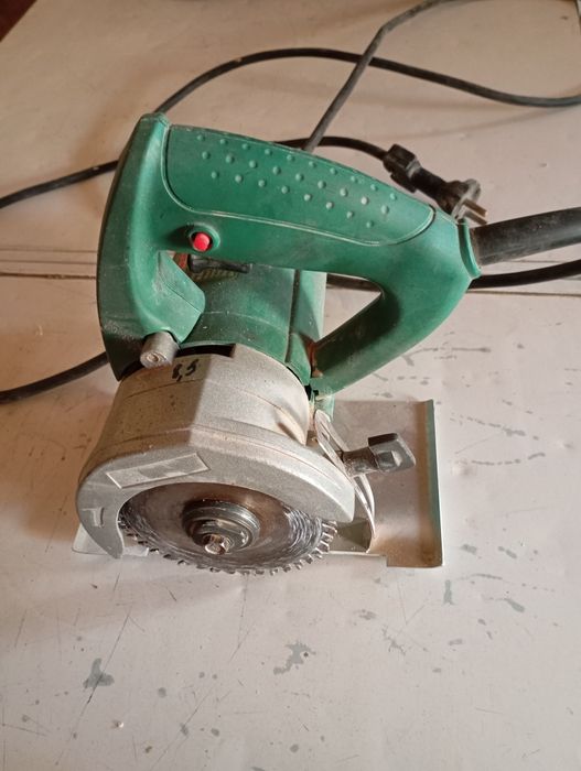 Электроинструмент