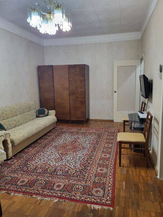 Продаётся 1*2 ком квартира ближе метро Туркестан