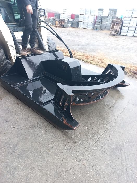 Tocator vegetație.freza pământ.matura hidraulică,bobcat Mustang
