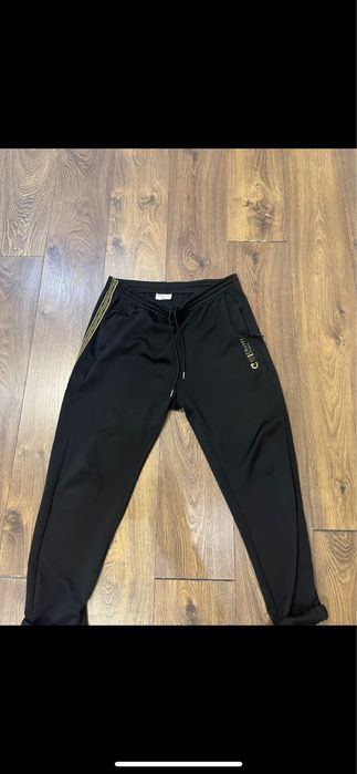 Срочно продам трико от бренда Cruyff.