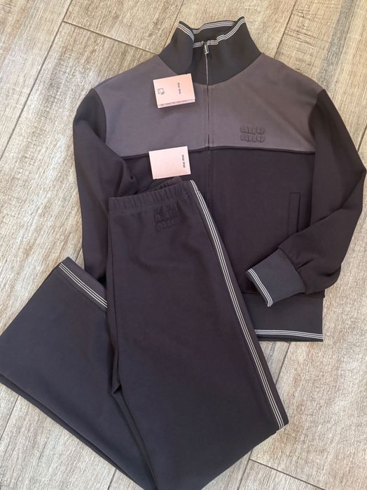 Дамски комплект нов