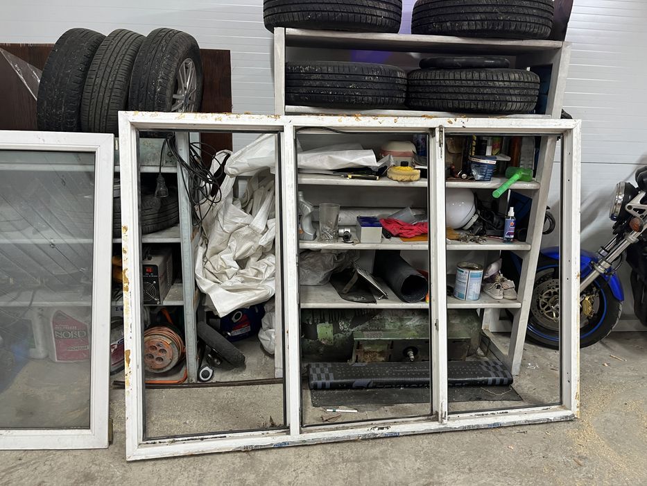 Продам раму окно открывание по середине