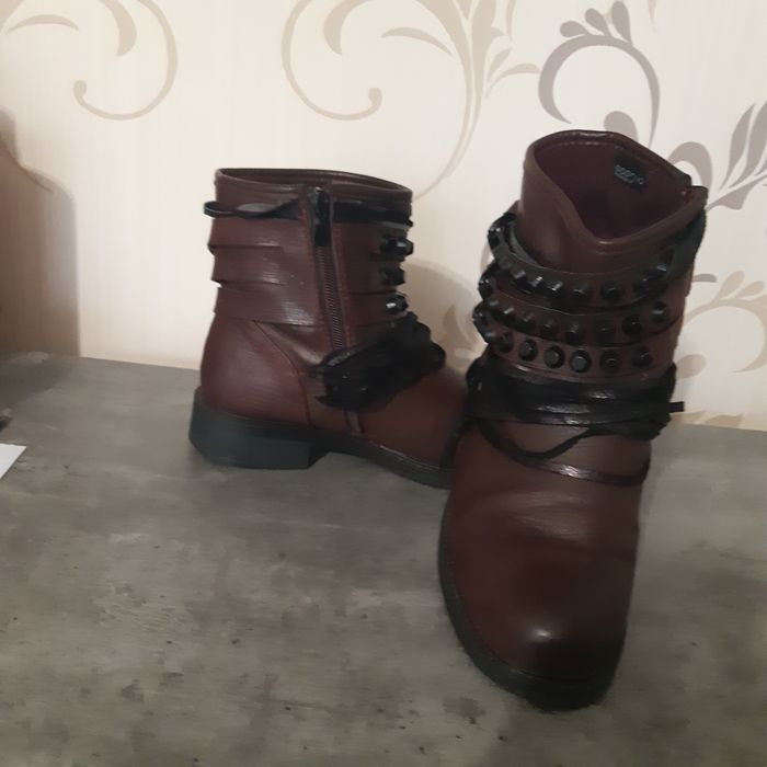 Vand cizme damă marimea 38