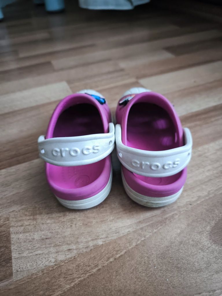 Crocs C8(25)+jbitzzuri incluse