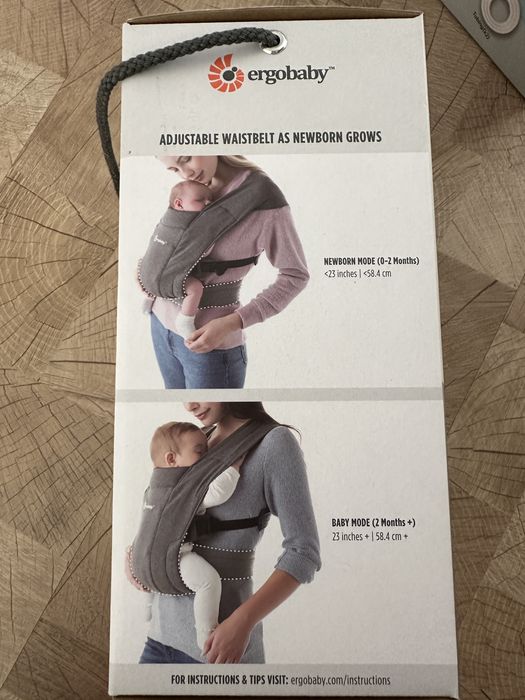 Marsupiu/sistem de purtare pentru bebelusi Ergobaby Embrace