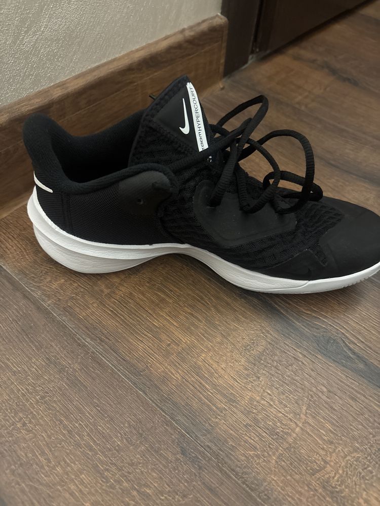 Обувки за волейбол  Nike