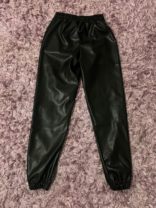 Pantaloni damă din piele (toate mărimile)