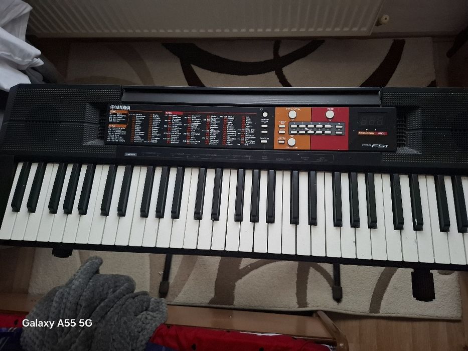 Vând orgă Yamaha PSR-F51 condiție buna