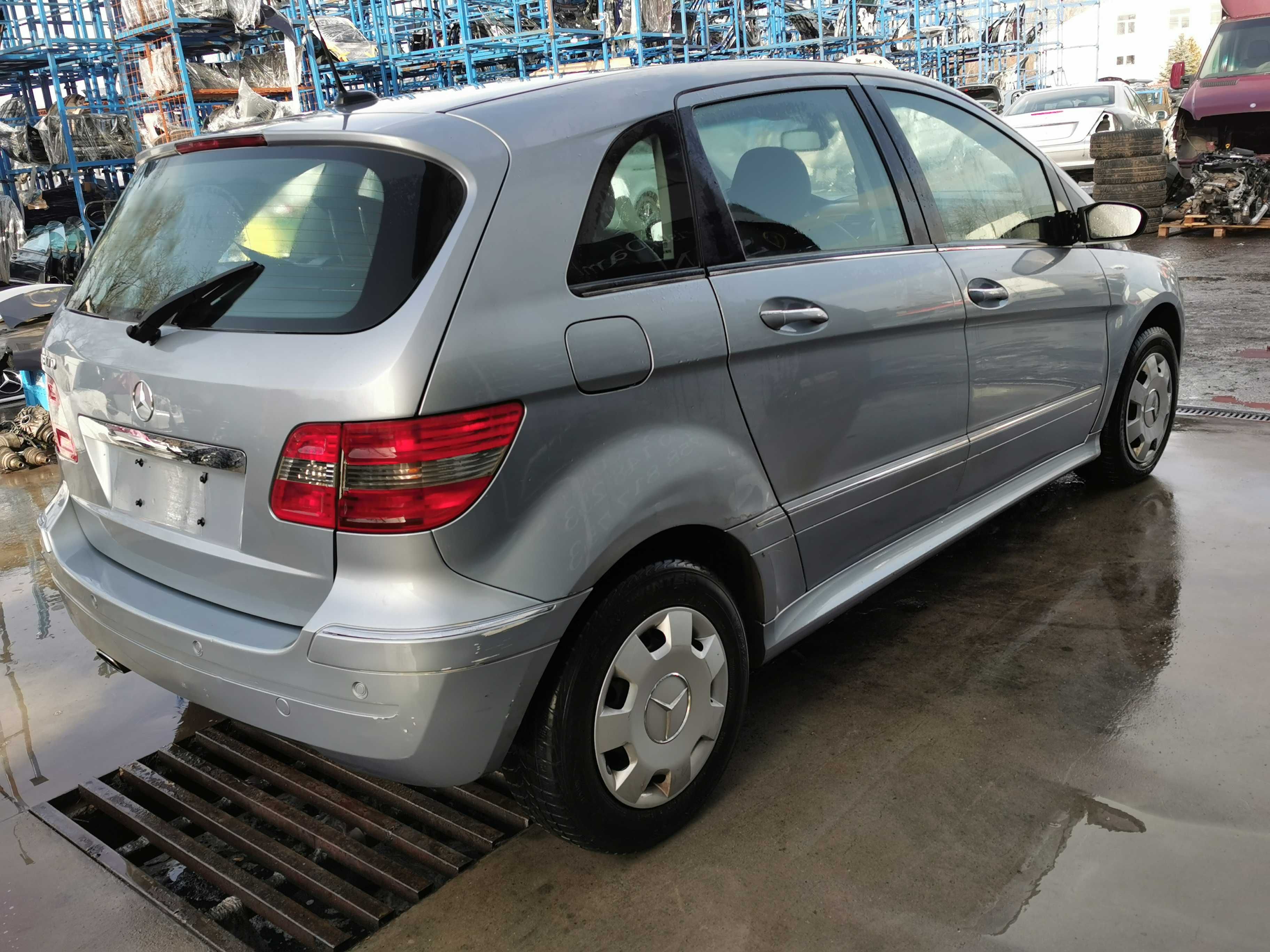 Dezmembrez Mercedes B170i W245/Capota/Haion/Bara/Far/Grila/Geam