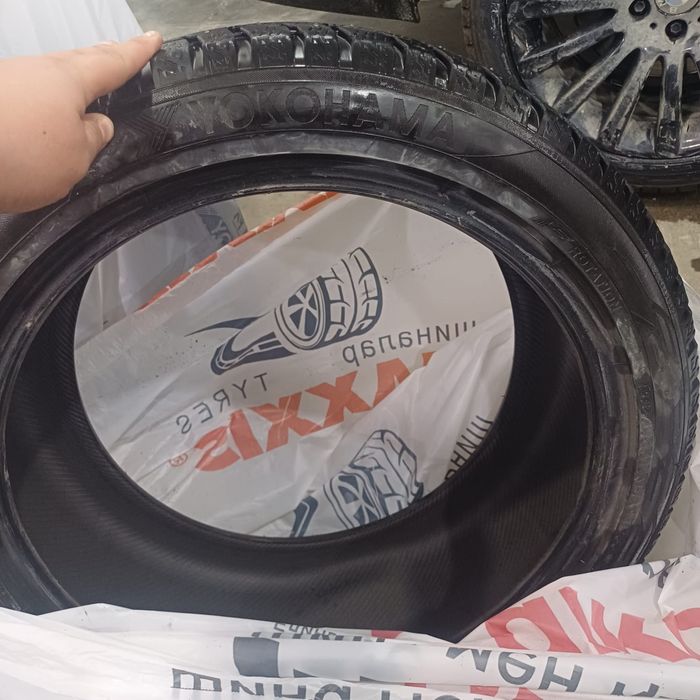 Шины б/у Yokohama 245/45/19