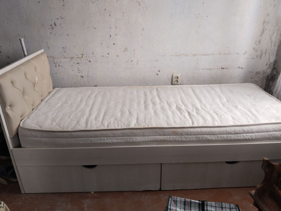 Кровать односпальный