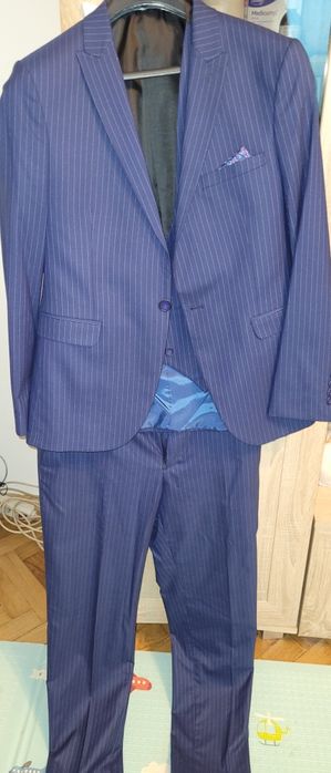Vand costum barbat