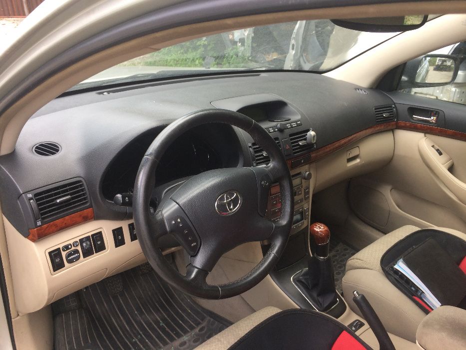 Toyota Avensis 2.0D4D 116к.с. на части