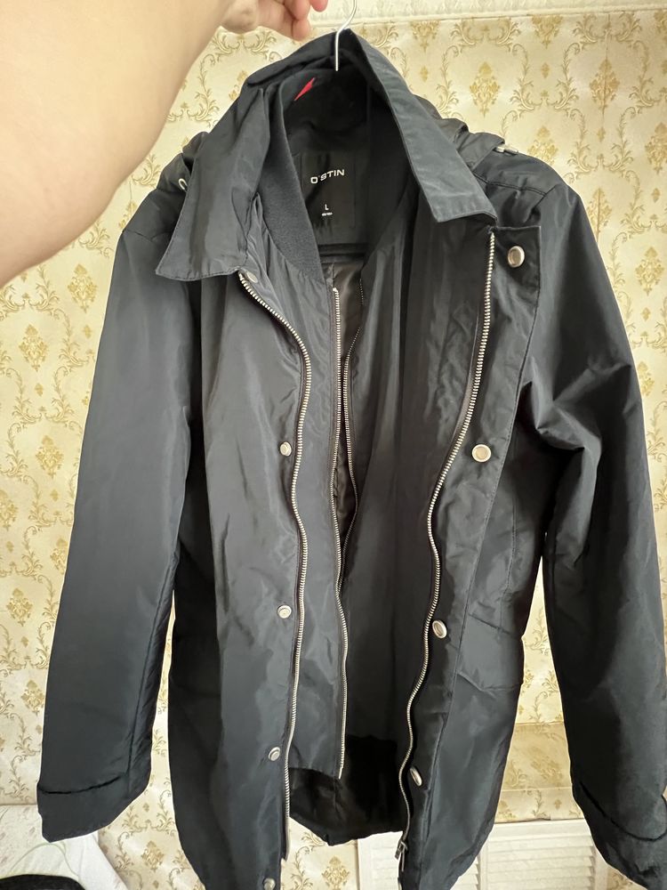 Весеннняя/осенняя мужская куртка от Ostin, размер L
