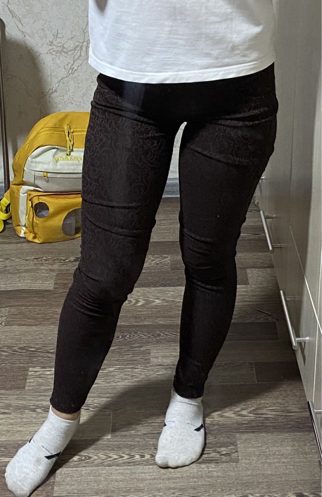 Футболка и джинсы 42 размера