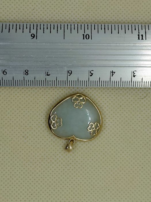 Pandantiv inimă – aur 9K cu jadeit alb-verde