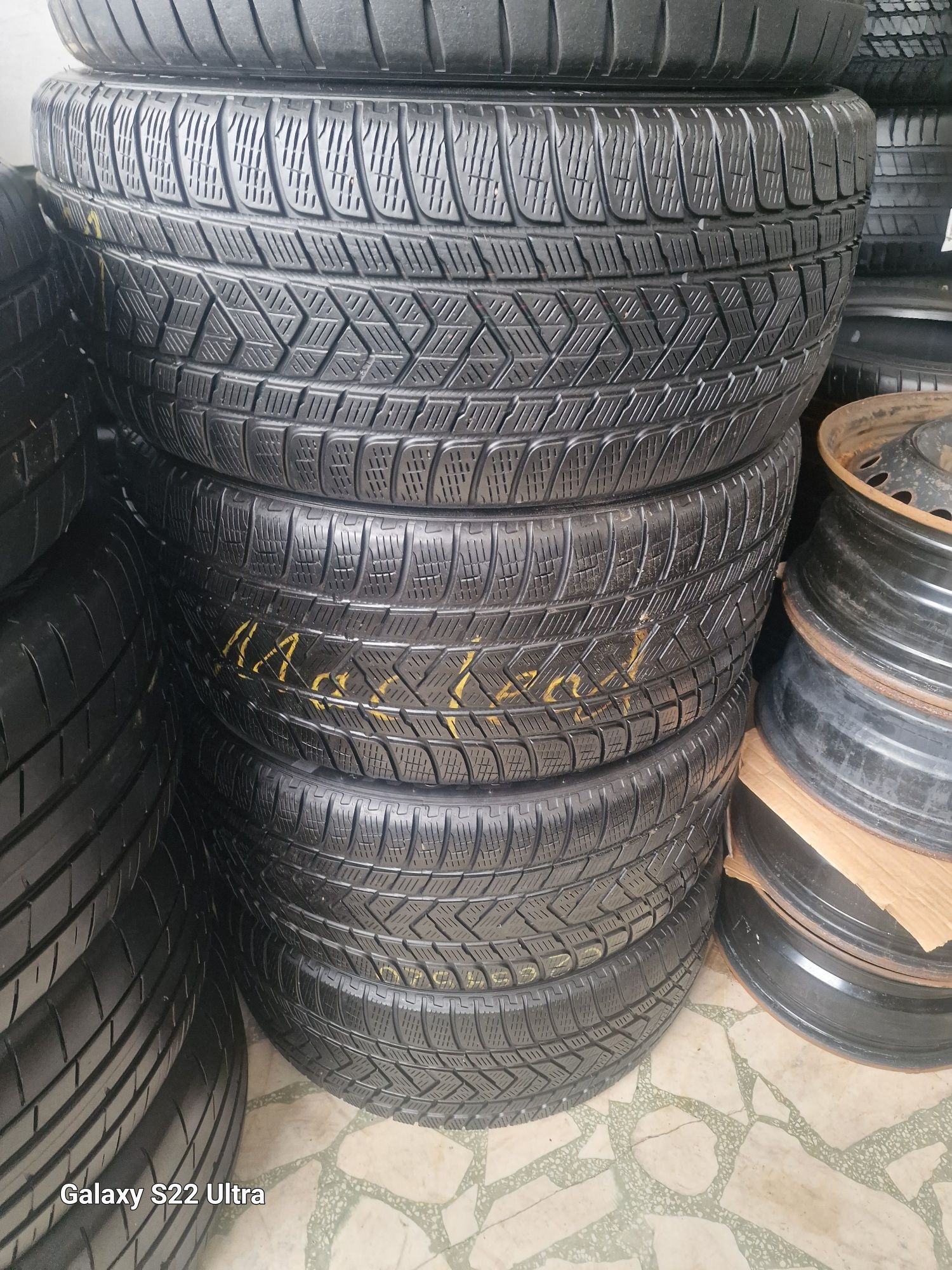 265 45 20 Pirelli 295 40 20 4броя Замъка Ямбол