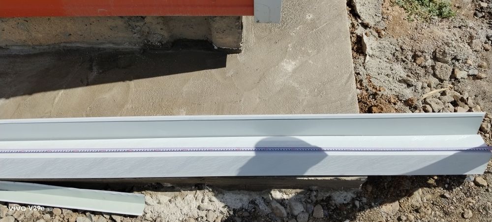 Продам угольники  12 штук