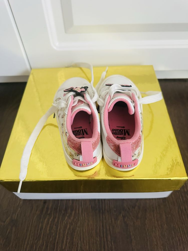 Adidasi pentru fetite  ,numarul 25 colectia Disney cu Minnie Mouse