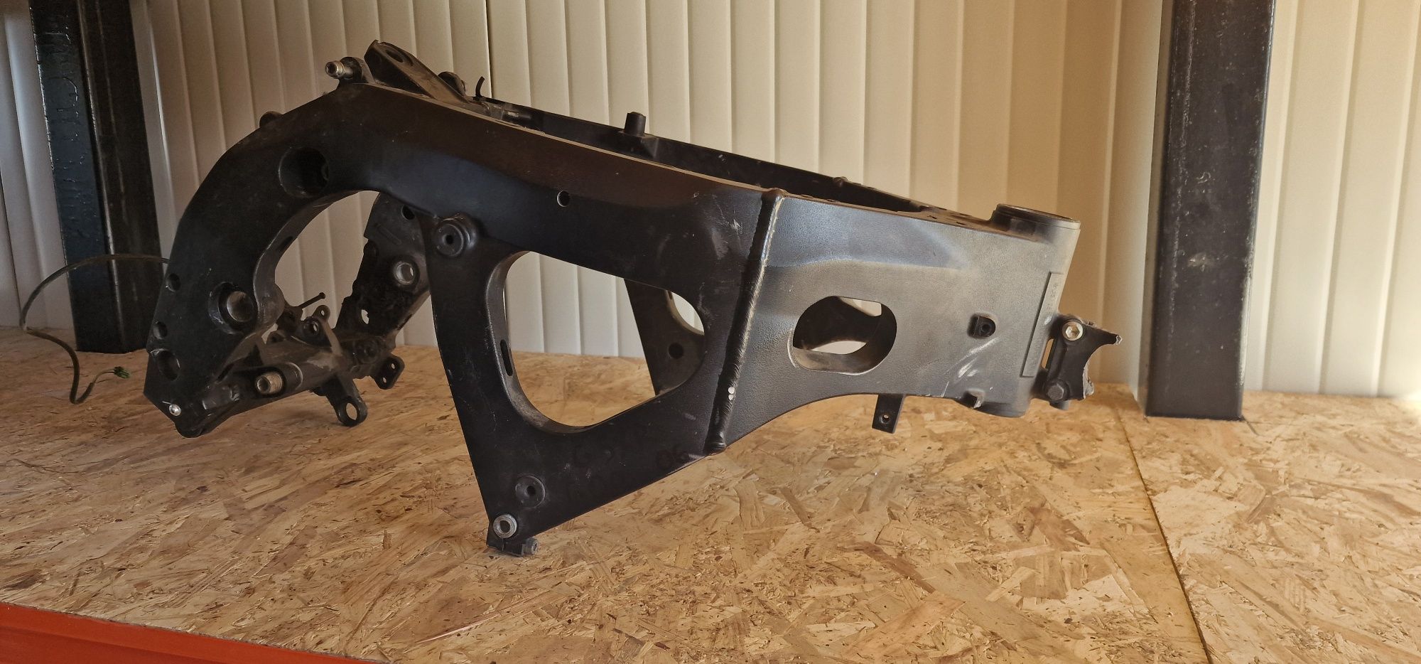 Cadru cu acte  Suzuki GSXR 600 2006 2007  bascula STVA