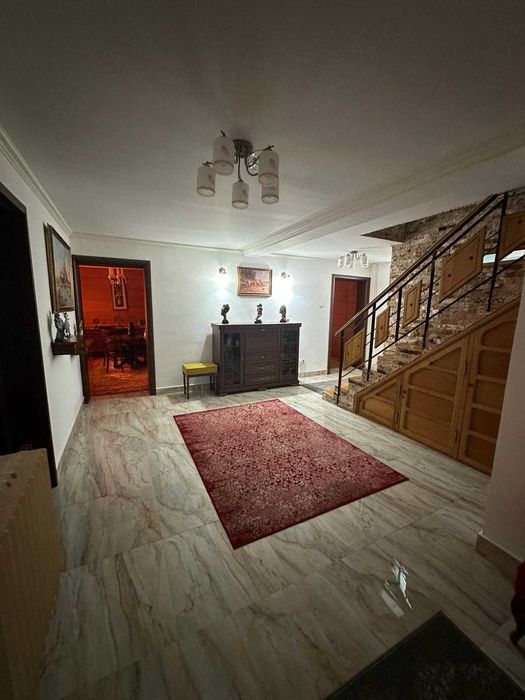 Vand casa Orasul de Jos, zona linistita, acces usor