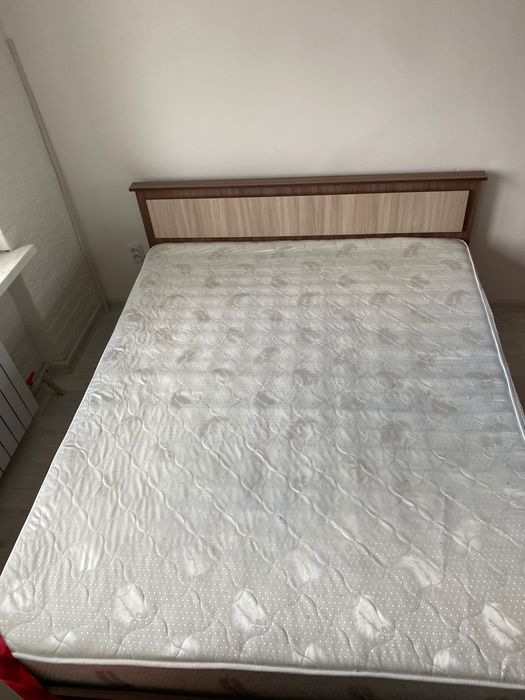 Продам двуспальную кровать