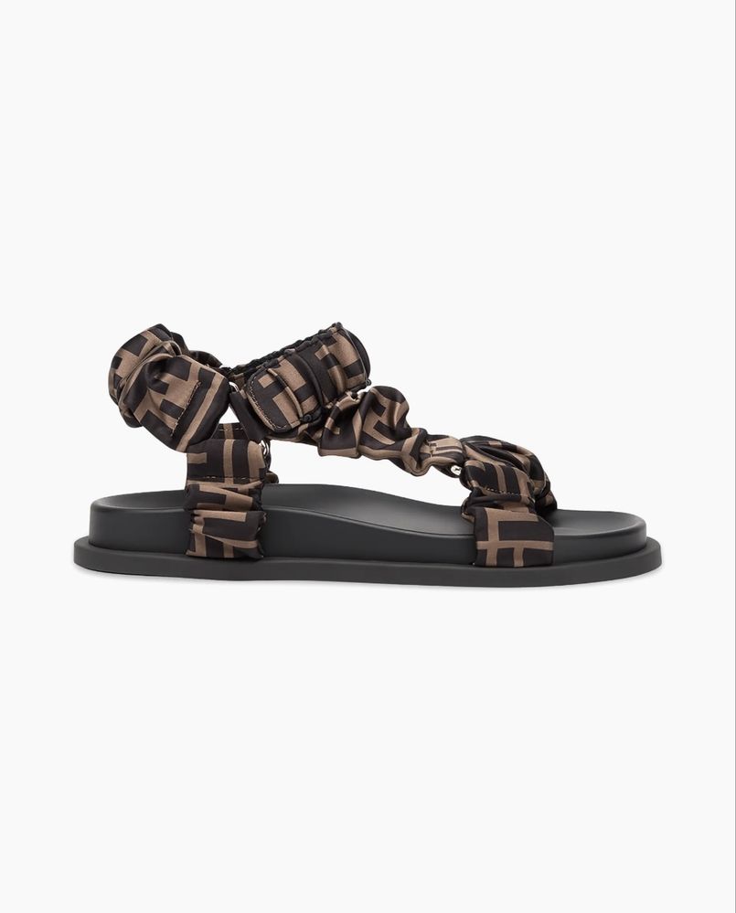 Vand sandale fendi