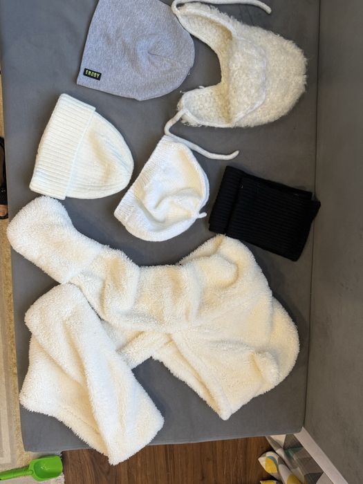 Шапки 1000 тг продам