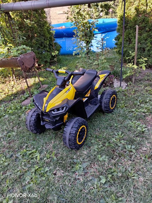 Vând ATV pentru copii folosit de 3ori.in stare impecabila