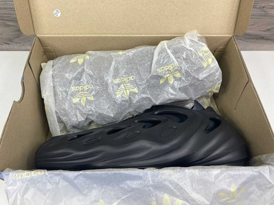 Оригинални маратонки * ADIDAS ADIFOM Model Q * EU42