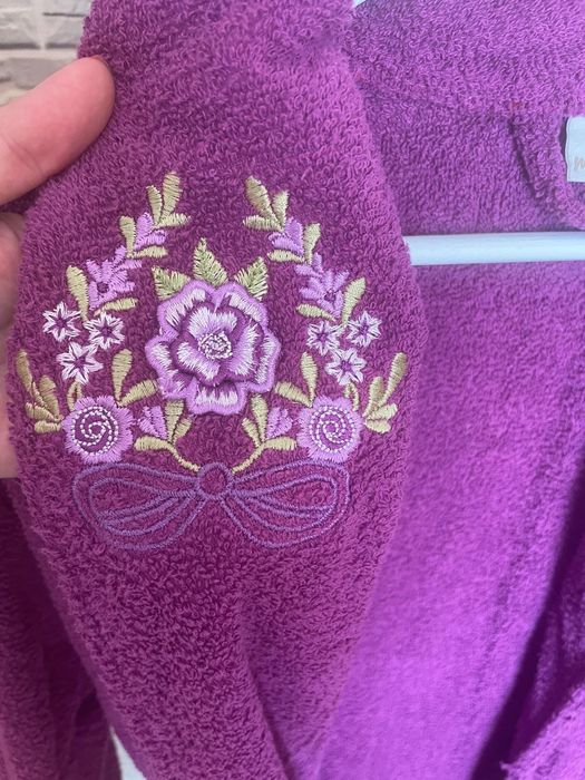 Halat de baie de culoare mov din bumbac buclat