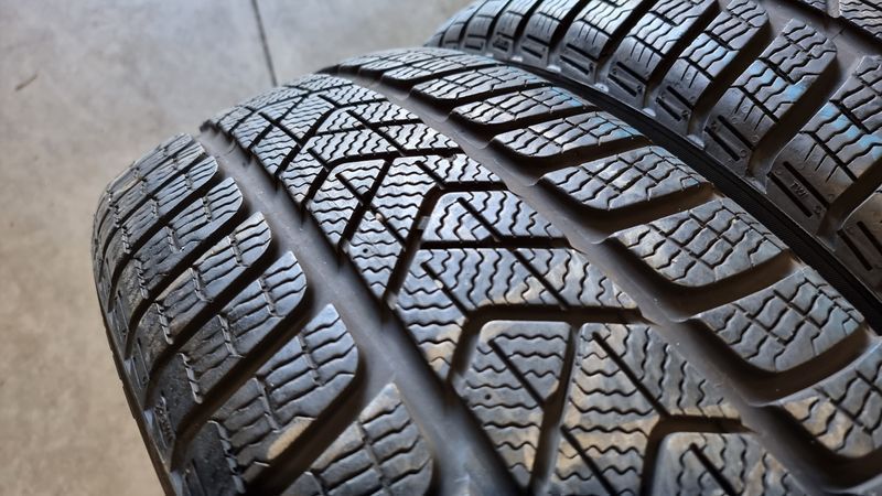 225/55/18 PIRELLI 4бр