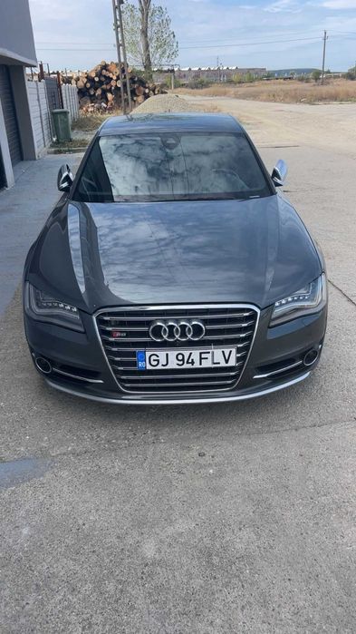 AUDI S8 2013 v8 520 cp