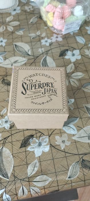 Продам часы Superdry