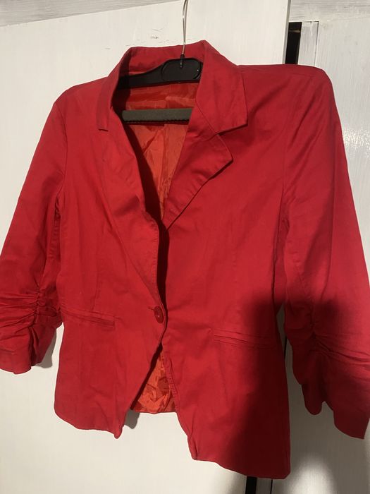 Сака и якенца за по 8 лв броя