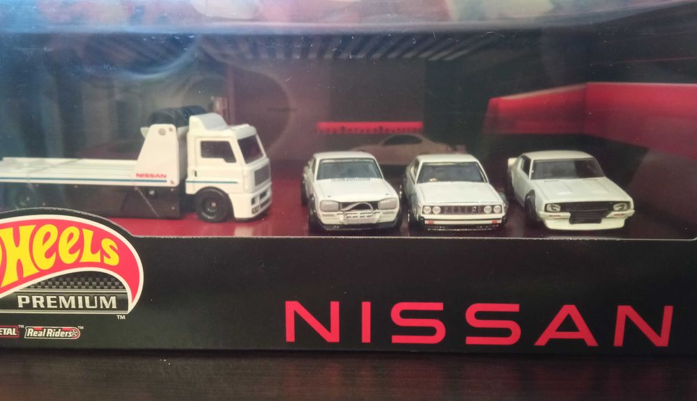 Hot wheels premium Nissan