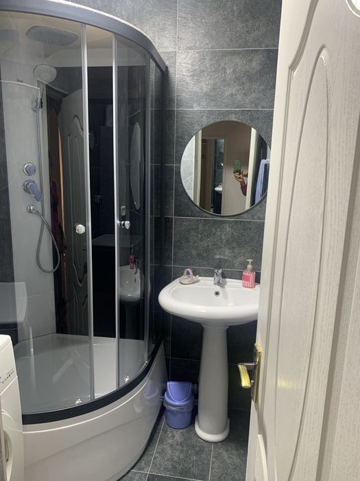 Сдается 2/3 квартира в отличном состоянии, теплая уютная рядом базар..