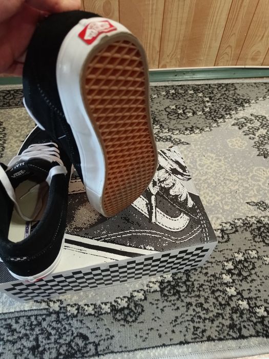 Нови кецове Vans