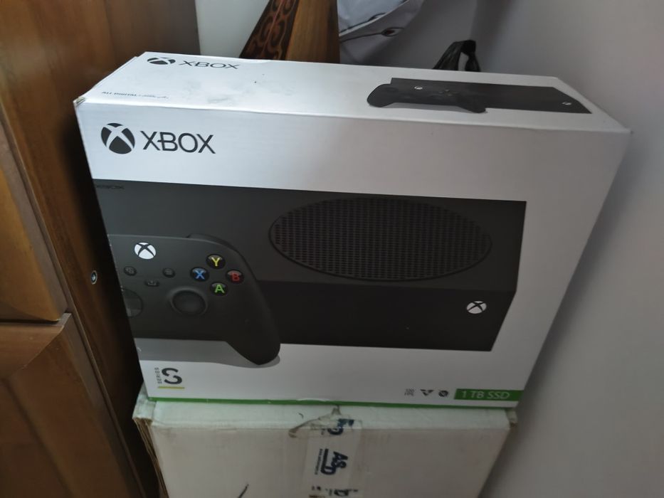 Продам XBOX series s carbon 1tb