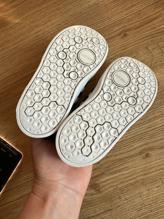 Детски маратонки Adidas – номер 26