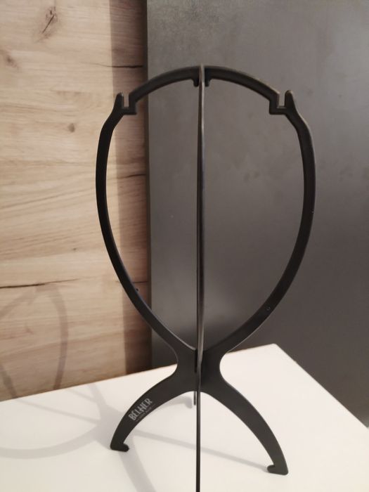 Vând peruci în stare foarte buna