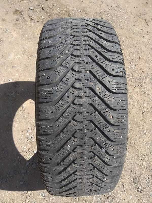 ОДНА шина 225/55 R17 - "GoodYear Ultra Grip 500" (Германия), зимняя.