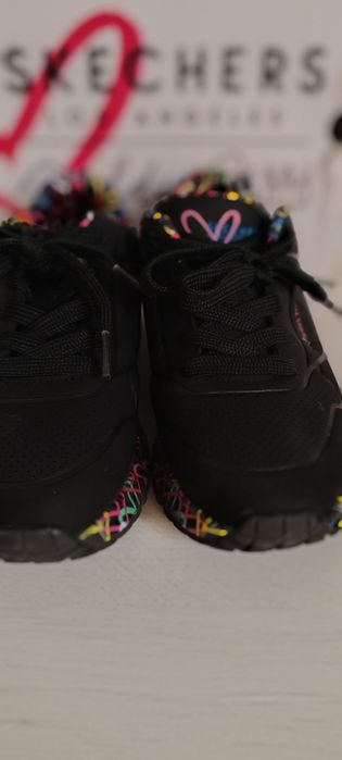 Skechers ,adidași  Nr 33 ca noi, superbi ,fetite