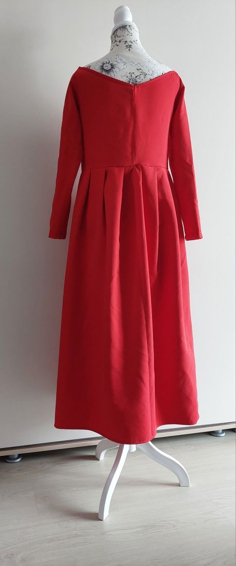 Rochie brodata, marime M, rosie